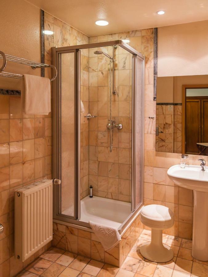 Hotel Ratskeller Schwarzenberg 슈바르첸베르크 외부 사진